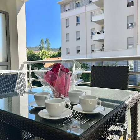 4 Personnes - Clime - Terrasse - Pr Port - Centre - Gare - Tramway Apartment *