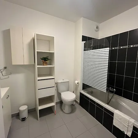 4 Personnes - Clime - Terrasse - Pr Port - Centre - Gare - Tramway Apartment Nice
