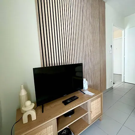 Apartment 4 Personnes - Clime - Terrasse - Pr Port - Centre - Gare - Tramway Nice